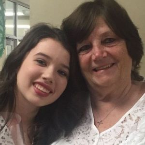 Meet your Posher, Elaine